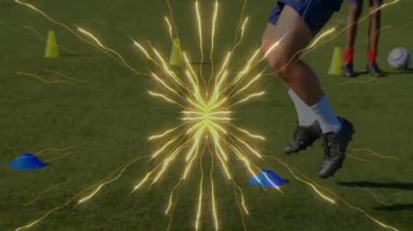 Sporcu çömelmesi, yatay koni sıçraması, sonra şınav çekme, spor çevikliğini artırma. Sporcu, antrenman, spor, çeviklik, açık hava, takım çalışması