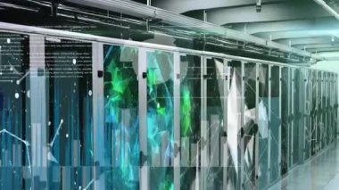 Sunucu odasında veri işleme animasyonu. küresel iş, teknoloji ve dijital arayüz kavramı dijital olarak oluşturulmuş video.