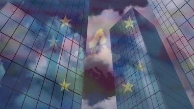 Şehir manzarası üzerinde veri işleme animasyonu. Fitness özrü ve veri işleme konsepti dijital olarak oluşturulmuş video.