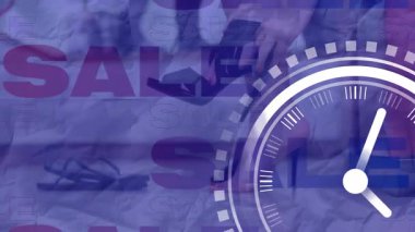 İndirimli mesajların üzerinde hareket eden saatin animasyonu ve ayakkabı giyen beyaz kadın. küresel iş ve dijital arayüz kavramı dijital olarak oluşturulmuş video.