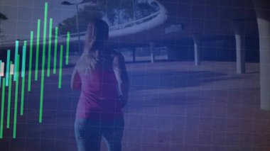 Spor yapan biri plazada hareket ediyor, teçhizat verilerini gösteren paraşüt çubukları ve çizgi örtüsü altında. Atletik, kentsel, ilerleme, yenilik, sağlık, motivasyon, teknoloji