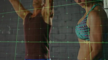 Erkek ve kadın halter egzersizi yaparken sistem sağlık analizi için izleme hareketini üst üste koyuyor. Fitness, strength, training, vitality, motion, performance, musculature