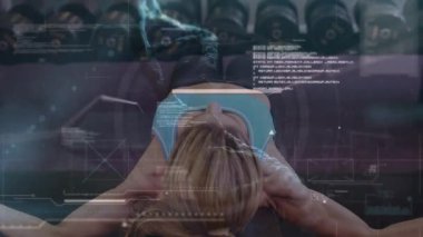 Kafkasyalı kadınlar üzerinde tıbbi veri işleme animasyonu. global spor, fitness, bağlantılar ve teknoloji konsepti dijital olarak oluşturulmuş video.