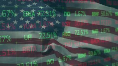 Piyasa eğilimini göstermek için her saniye dalgalanan borsa saatlerini gösteren ABD bayrağını sallamaya başlarken. Vatanseverlik, finans, ön panel, dijital, analitik, yatırım, ekonomi