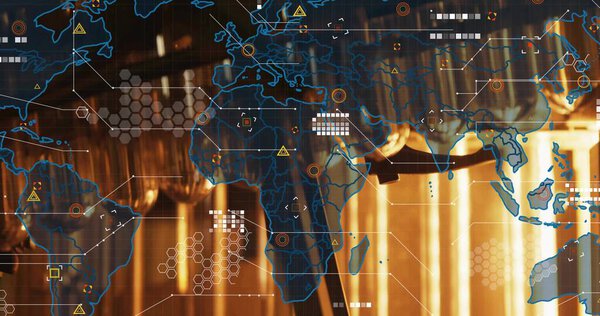 Отображение голубой карты мира, покрывающей коридор завода, с металлическими трубами и целевыми индикаторами. Технологии, промышленность, инфраструктура, инжиниринг, кибербезопасность, данные, информатизация