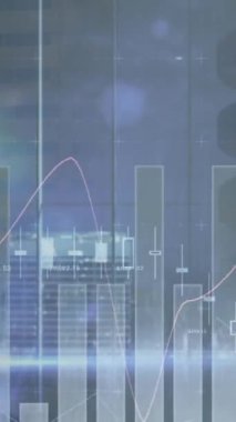 Finansal veri işleme ve ofis binalarında yürüyen iş adamlarının animasyonu. küresel finans, iş ve dijital arayüz kavramı dijital olarak oluşturulmuş video.