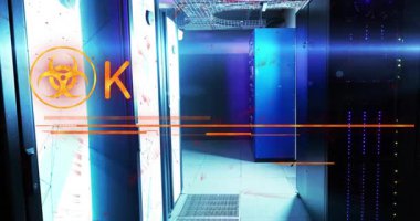 Biyolojik tehlike simgesini gösteren acil durum örtüsü ve aksaklık nabzı, sürüklenen parçacıklar hareket sinyali veriyor. Teknoloji, siber güvenlik, alarm, dijital, sanayi, uyarı, fütürizm