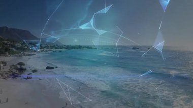 Sahilde açılıyor, Cyan düğümleri beliriyor, dönen holografik küreye bağlanıyor ve ağı gösteriyor. Teknoloji, yenilik, bağlantı, dijital, ağ, fütürizm, arayüz