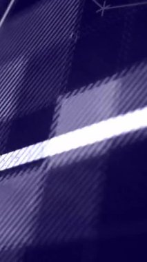 Bilgisayar sunucuları üzerinden biyometrik fotoğraf ve dijital veri işleme animasyonu. Dijital olarak oluşturulmuş küresel bağlantılar, hesaplama ve veri işleme kavramı.