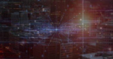 Işık saçan gökdelenlerin üzerinden gece boyunca yüzen rakamlarla parlayan çizgiler yayan ağ merkezleri. Teknoloji, bağlantı, dijital, fütürizm, veri, yenilik, metropol
