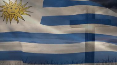 Uruguay bayrağı esintiden sonra dalgalanıyor, kumaş rüzgarlı alanı göstermek için ritmik dalgalar halinde dalgalanıyor. Vatanseverlik, hareket, dinamik, açık hava, kumaş, doku, ulusal