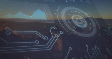 Güneş ışığı kanyonu aydınlatıyor HUD şemasını başlatıyor ve halkalar görsel veri akışını döndürüyor. Peyzaj, teknoloji, fütüristik, minimalist, veri, arayüz, siber uzay