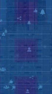 Siyah arka planda veri işleme ve şehir manzarasının animasyonu. Küresel iş ve dijital arayüz kavramı dijital olarak oluşturulmuş video.