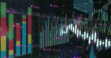 Torpido gözünde renkli çubuklar yükseliyor ve pazar sezgileri için beyaz şamdanlar açılıyor. Analizler, görselleştirme, finans, veri, teknoloji, dijital, gösterge paneli