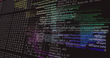 Renk kodlu kod, ağ yapılandırma ve altıgen damlaları monitörde, terminal pencereli görünüyor. Siber güvenlik, programlama, veri analizi, yazılım geliştirme, dijital, teknoloji, kodlama