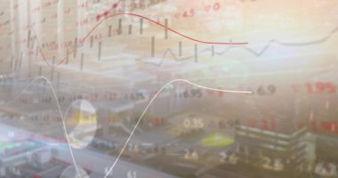 Önlük üzerinde araçlar, şamdan çubukları ve kırmızı trend çizgileri ile finansal veriler gösteriliyor. Sanayi, teknoloji, analitik, iş, altyapı, dijital, kurumsal