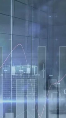 Modern ofiste yürüyen çeşitli iş adamları üzerinde finansal veri işleme animasyonu. küresel iş, finans, bağlantılar ve dijital arayüz konsepti dijital olarak oluşturulmuş video.