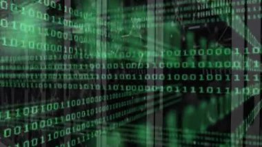 Veri akışını görselleştirmek için sol kenar katmanlı sunucu raflarından akan ikili basamaklar yükselen yoğunluk. Teknoloji, siber güvenlik, dijital, ağ, veri, gelecekçilik, kodlama