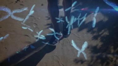 Afrika kökenli Amerikalı bir adamın üzerinde dönen DNA dizisinin animasyonu. global spor, aktif yaşam tarzı ve veri işleme kavramı dijital olarak oluşturulmuş video.