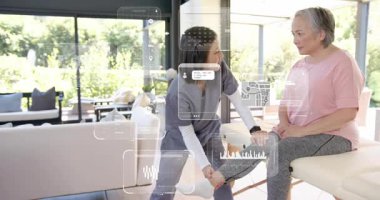 Hasta evine varmak, terapist ayak değerlendirmesine rehberlik etmek ve UI 'nın rehabilitasyonuyla esnemek. Rehabilitasyon, sağlık, terapi, dijital, etkileşimli, rahatlatıcı, modern