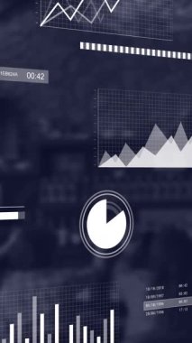 Kafenin üzerinden geçen birden fazla grafiğin animasyonu. Dijital bileşim, iş dünyası, rapor, grafik, ilerleme, veri, ekipman, kafeler ve kafeterya kavramı.