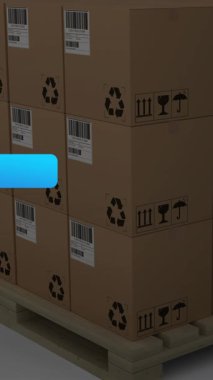 Paletin üzerine istiflenmiş karton kutuların üzerine sosyal medya mesaj simgelerinin canlandırılması. Bağlantı, ağ, iş, gönderme ve iletişim, dijital olarak oluşturulmuş video.