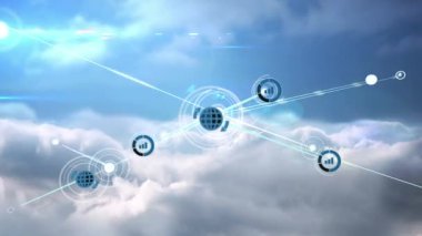 Gökyüzü üzerindeki bulutlarla bağlantı ağının animasyonu. küresel ağ, bağlantılar ve teknoloji konsepti dijital olarak oluşturulmuş video.