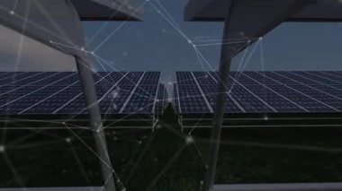 Güneş panelleri ve rüzgar türbinleri üzerindeki bağlantıların animasyonu. küresel enerji, yenilenebilir kaynaklar, bağlantılar, iletişim ve teknoloji konsepti dijital olarak oluşturulmuş video.