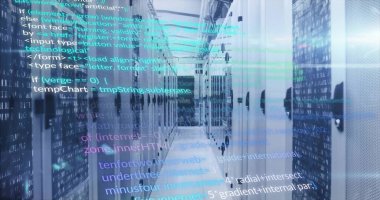 Tesisteki sunucu dolapları, ağ kabloları ve LED göstergeleri arasında koridor gösteriliyor. Teknoloji, veri merkezi, siber güvenlik, dijital altyapı, modern, yenilikçi, fütürist