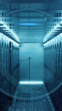 Bilgisayar sunucuları üzerinden tarama ve dijital veri işleme animasyonları. Küresel siber güvenlik, bağlantılar, hesaplama ve veri işleme kavramı dijital olarak oluşturuldu.