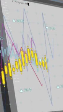 Siyah arka plandaki ekranlarda finansal veri işleme animasyonu. Dijital olarak oluşturulmuş küresel bağlantılar, hesaplama ve veri işleme kavramı.