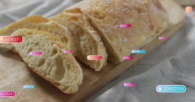 Dilimlenmiş ekmeğin üzerinde beliren sayısal etiketler gözenekli iç kısımları göstererek dışa doğru kayıyor. Zanaatkar, aşçı, kırsal, genomik, dijital, hassas, yiyecek