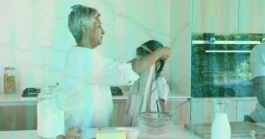 Yetişkinler çizgili önlüğü alır ve aşçılık dersine başlamak için kayışları bağlayarak çocuğa rehberlik eder. Aşçılık, aile, eğitim, ev, yaşam tarzı, hazırlık, öğretim