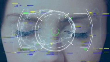 Dürbün taraması, DNA ipliği ve beyaz kadın üzerinde insan beyni. küresel bilim, tıp, teknoloji ve dijital arayüz kavramı dijital olarak üretilen video.