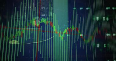 Veri analisti öne eğiliyor ve finans izleme için dalgalanan kırmızı çizgi yeşil çubukları takip ediyor. Teknoloji, analitik, siber güvenlik, görselleştirme, yenilik, çalışma alanı, veri