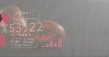 Eldivenli el kavrama küresi veri panellerini başlatarak ikili kodu ve analiz için grafikleri görselleştiriyor. Teknoloji, yenilik, veri görselleştirme, dijital arayüz, analitik, fütüristik, siber güvenlik