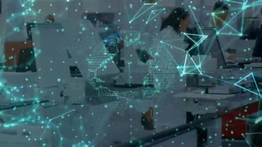 Laboratuar teknisyeni, araştırma için kağıt yükleyip veri girişi yapıyor. Küresel titreşim düğümlerini çeviriyor. Teknoloji, yenilik, işbirliği, veri, fütüristik, bilim, dijital