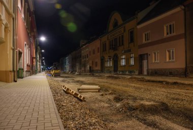 Chomutov, Çek Cumhuriyeti - 11 Ağustos 2020: Husova caddesinde efsanevi restoran Kozlovna yeniden inşa sırasında