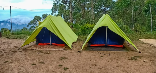 Triangle Tent Camping Mountain Forest Кемпинг Палатка Вершине Горы Утреннем — стоковое фото