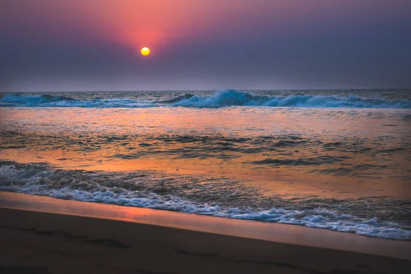 Belo Nascer Sol Sobre Praia Longa Exposição Elementos Móveis Sunrise — Fotografia de Stock