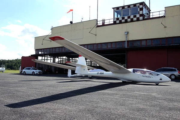 Літак Glider Стоїть Злітно Посадковій Смузі Аеропорту Покіуну Литва — стокове фото