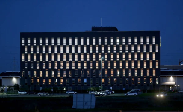 Salida Del Sol Puesta Del Sol Reflejo Luz Edificio Oficinas —  Fotos de Stock