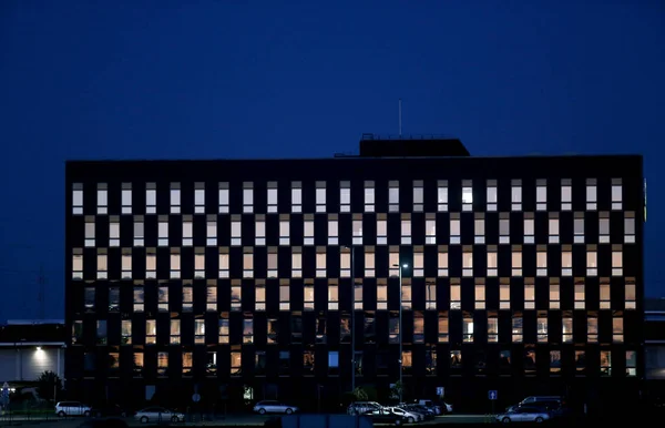 Zonsopkomst Zonsondergang Licht Reflectie Kantoorgebouw Vastgoed Concept Litouwen Kauna — Stockfoto