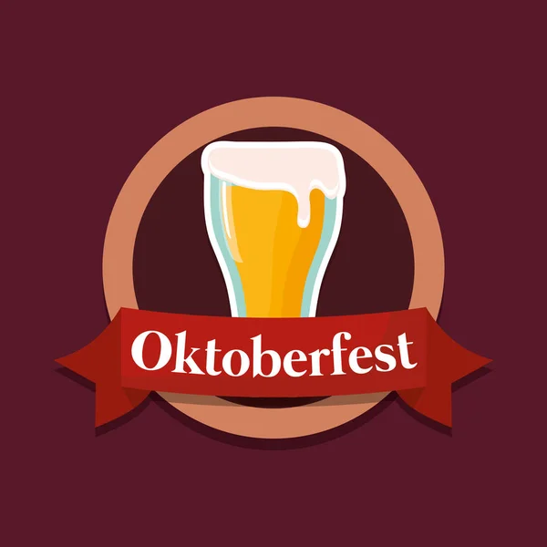 Etichetta oktoberfest con barattolo di birra — Vettoriale Stock