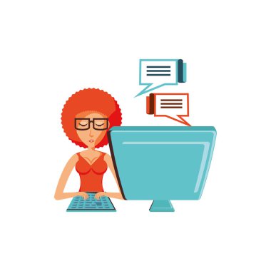 Masaüstü bilgisayar ve konuşma balonu kadınla