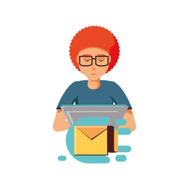 laptop ve zarf posta adamla