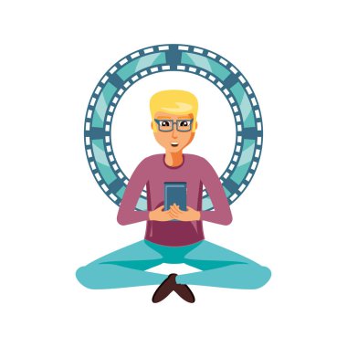 akıllı telefon ve video kaset ile oturan adam