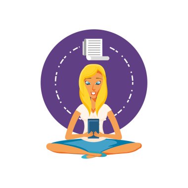 Smartphone ve kağıt alış irsaliyesiyle oturan kadın