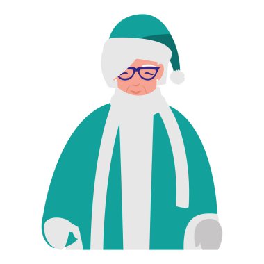 Kışlık elbiseli genç kadın.