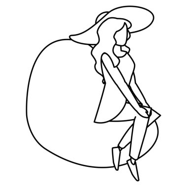 Genç kadın kanepe oturma